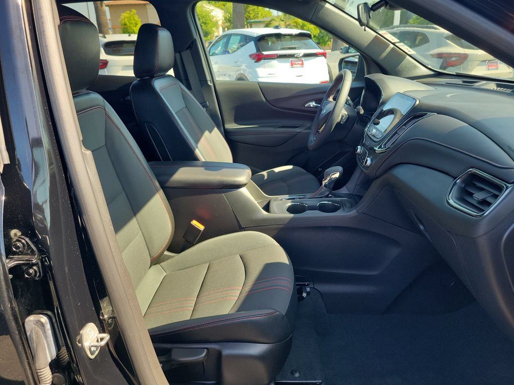 Used 2023 Chevrolet Equinox RS FWD image 18