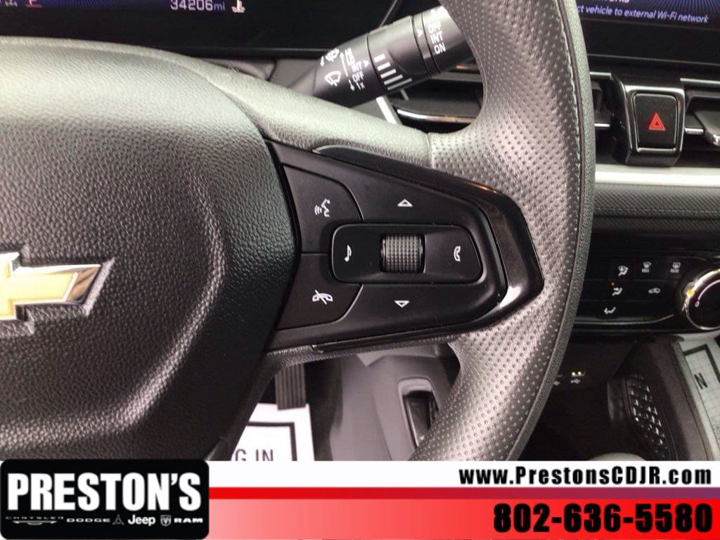Used 2025 Chevrolet TrailBlazer LT AWD/4WD image 13