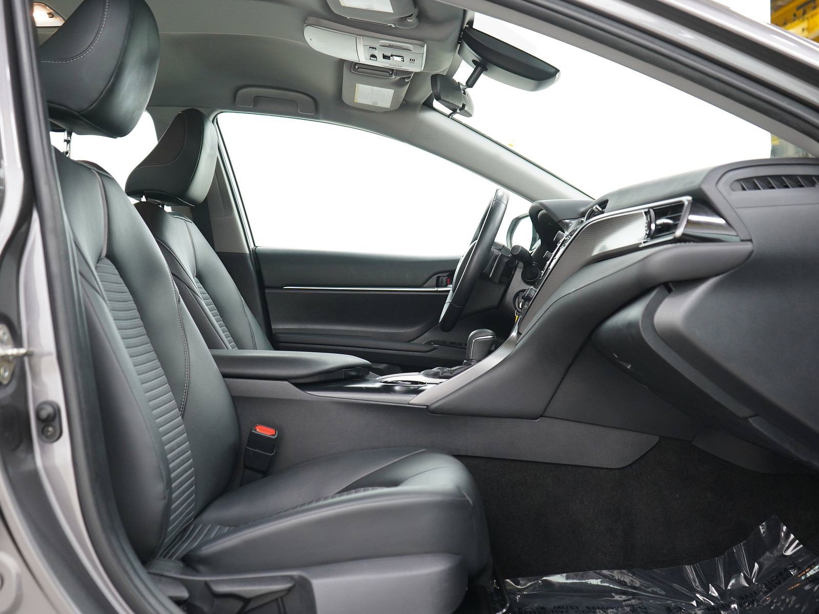 Used 2019 Toyota Camry SE FWD image 8
