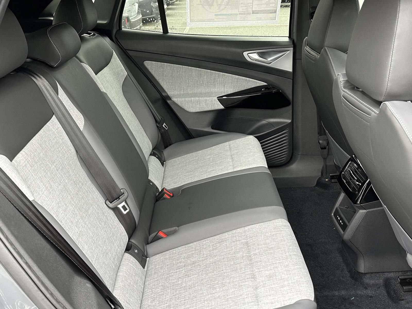New 2026 Volkswagen ID.4 Pro AWD/4WD image 15