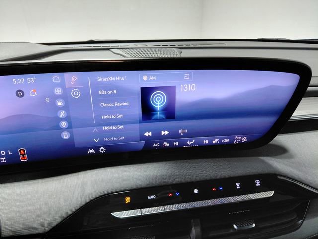 Used 2025 Buick Enclave Preferred AWD/4WD image 32