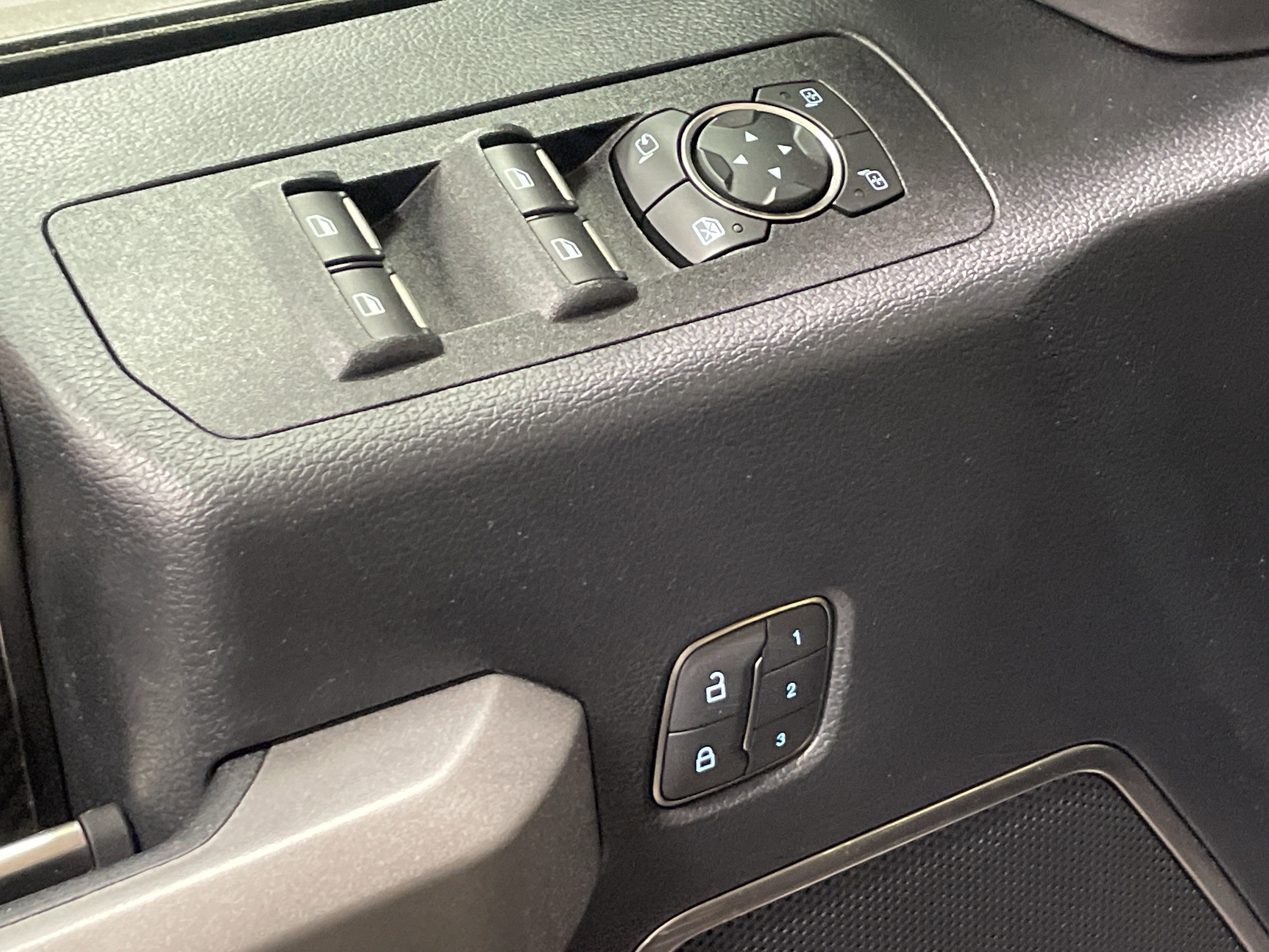 Used 2020 Ford F150 Raptor w/ Equipment Group 802A Luxury image 15