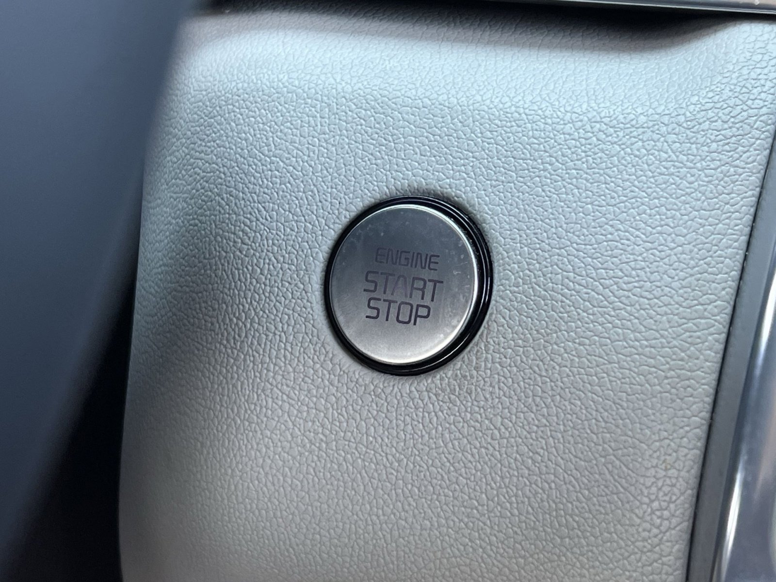 Used 2023 Kia Sorento SX image 31