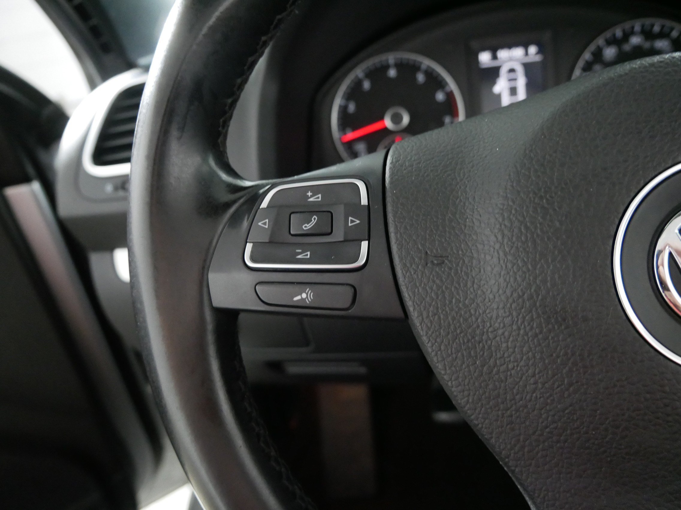 Used 2013 Volkswagen Eos Komfort FWD image 28