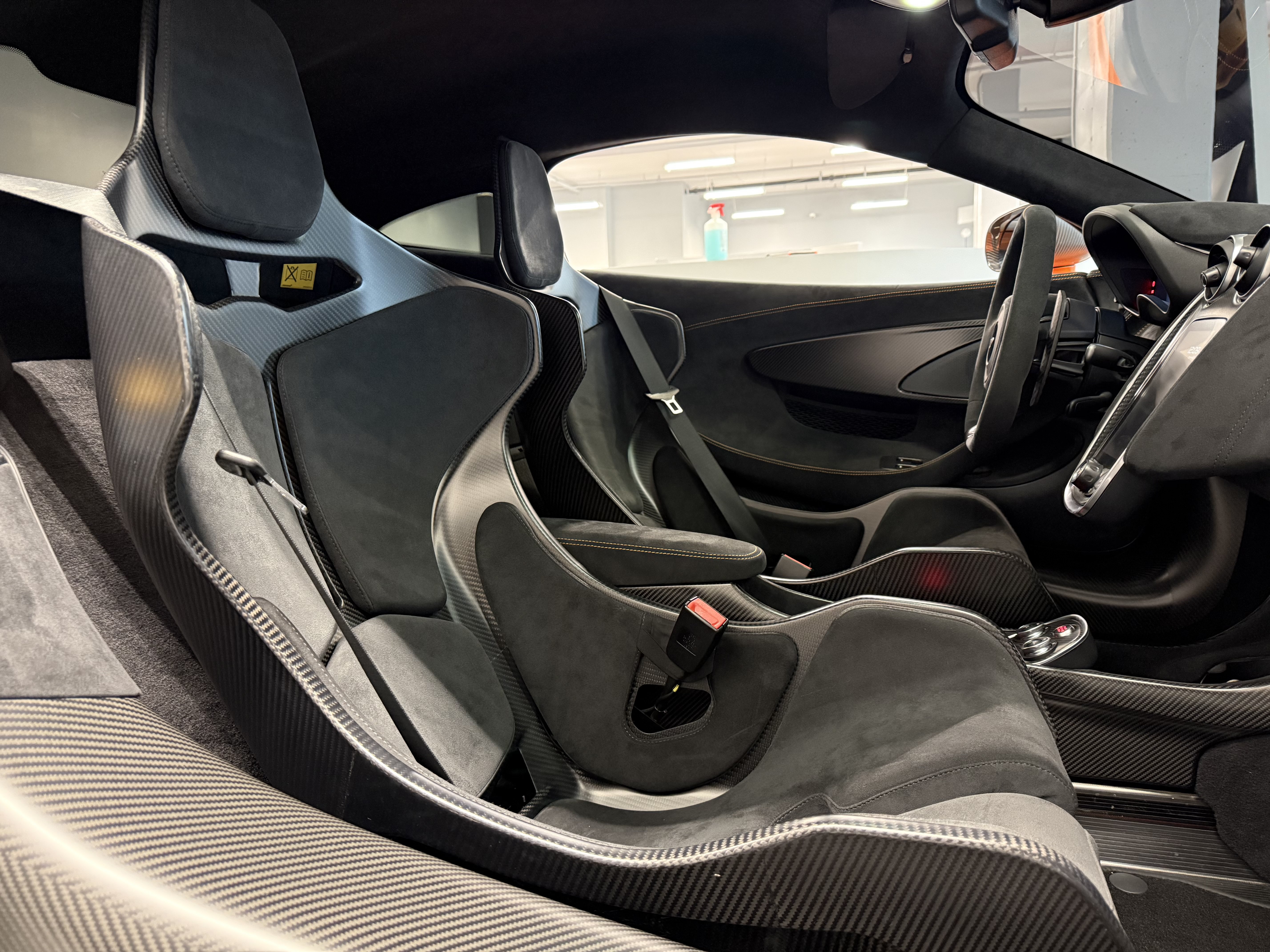 Used 2019 McLaren 600LT RWD image 11