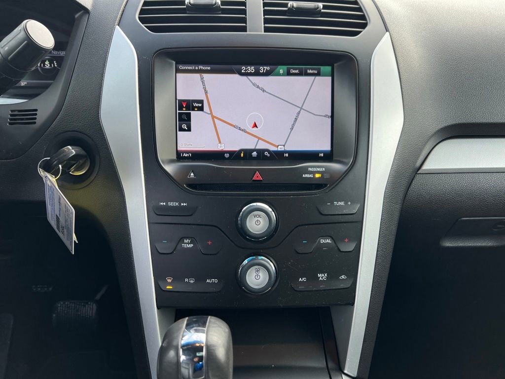 Used 2013 Ford Explorer XLT image 24