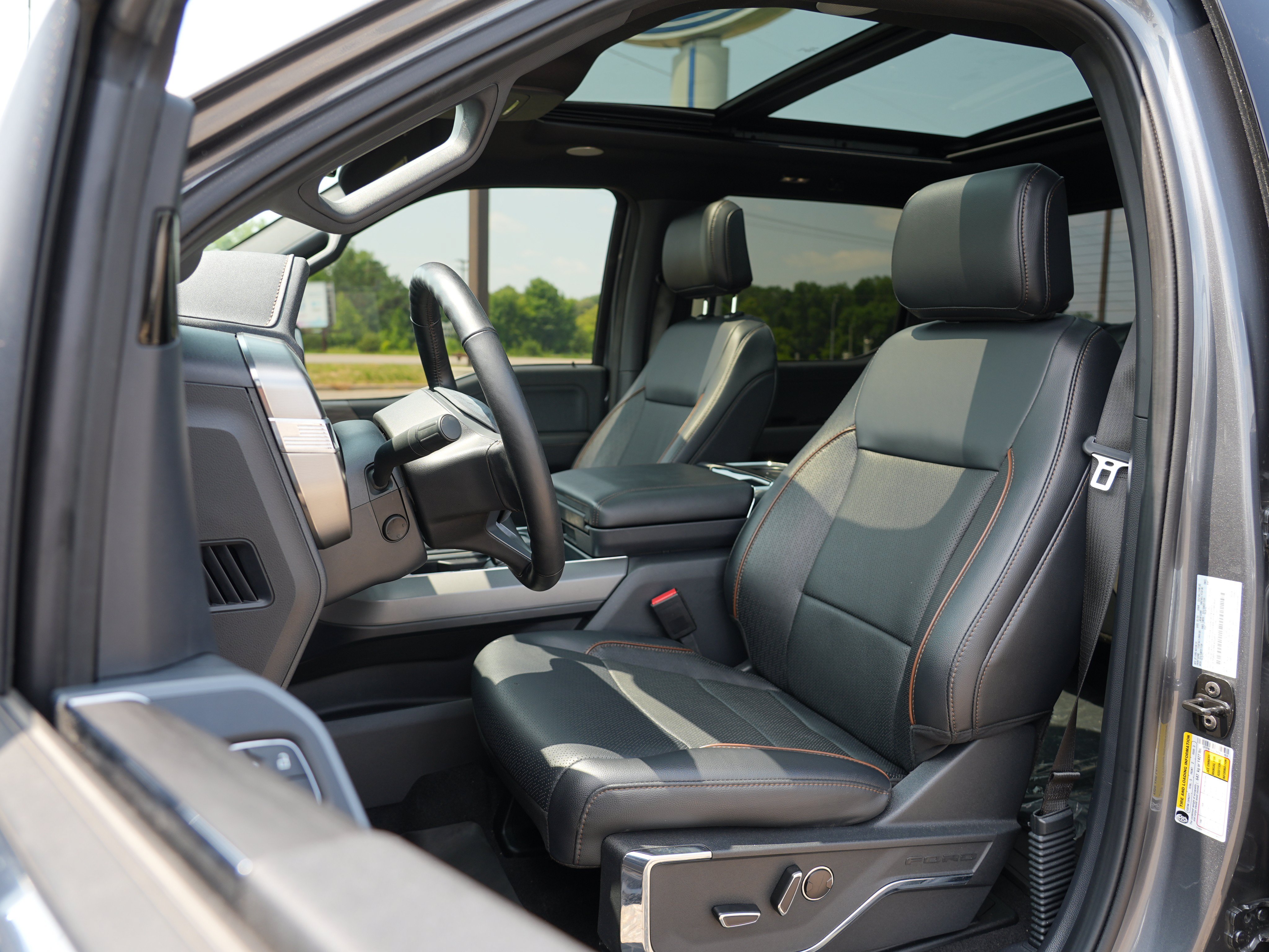 Used 2024 Ford F150 Lariat w/ Equipment Group 502A High AWD/4WD image 14