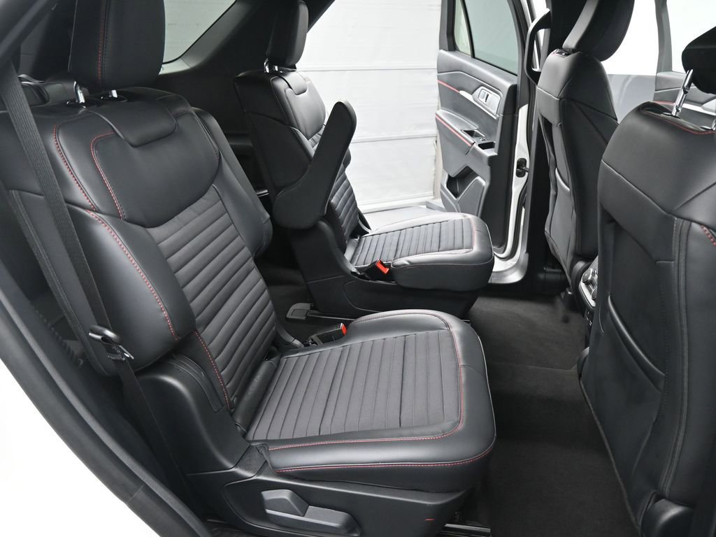 New 2026 Ford Explorer ST-Line w/ ST-Line Street Pack image 18