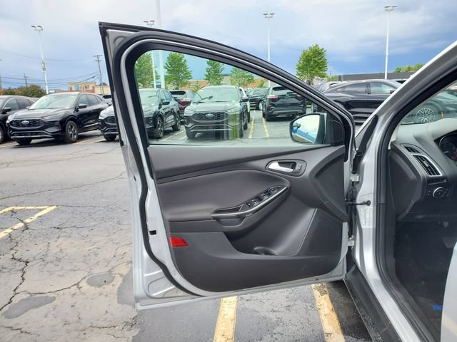 Used 2018 Ford Focus Titanium FWD image 9