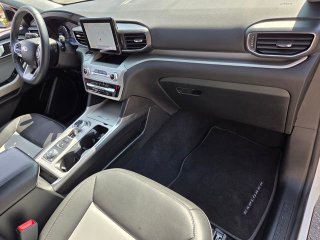 Used 2022 Ford Explorer XLT w/ Equipment Group 202A image 17