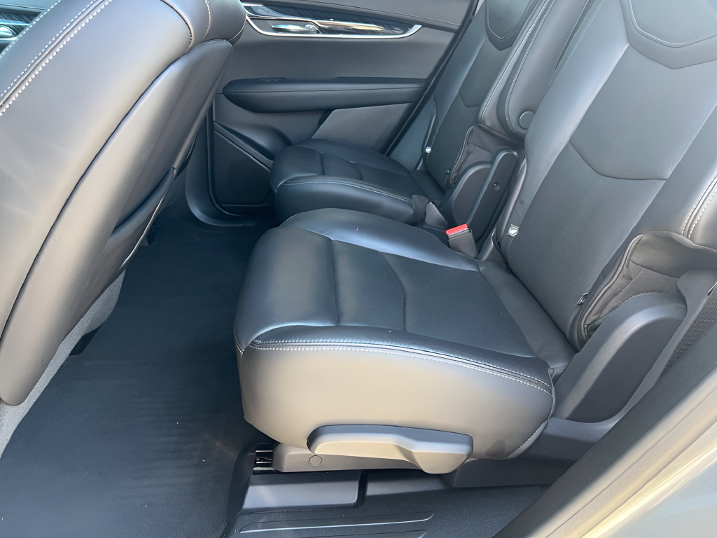 Used 2020 Cadillac XT6 Premium Luxury FWD image 12