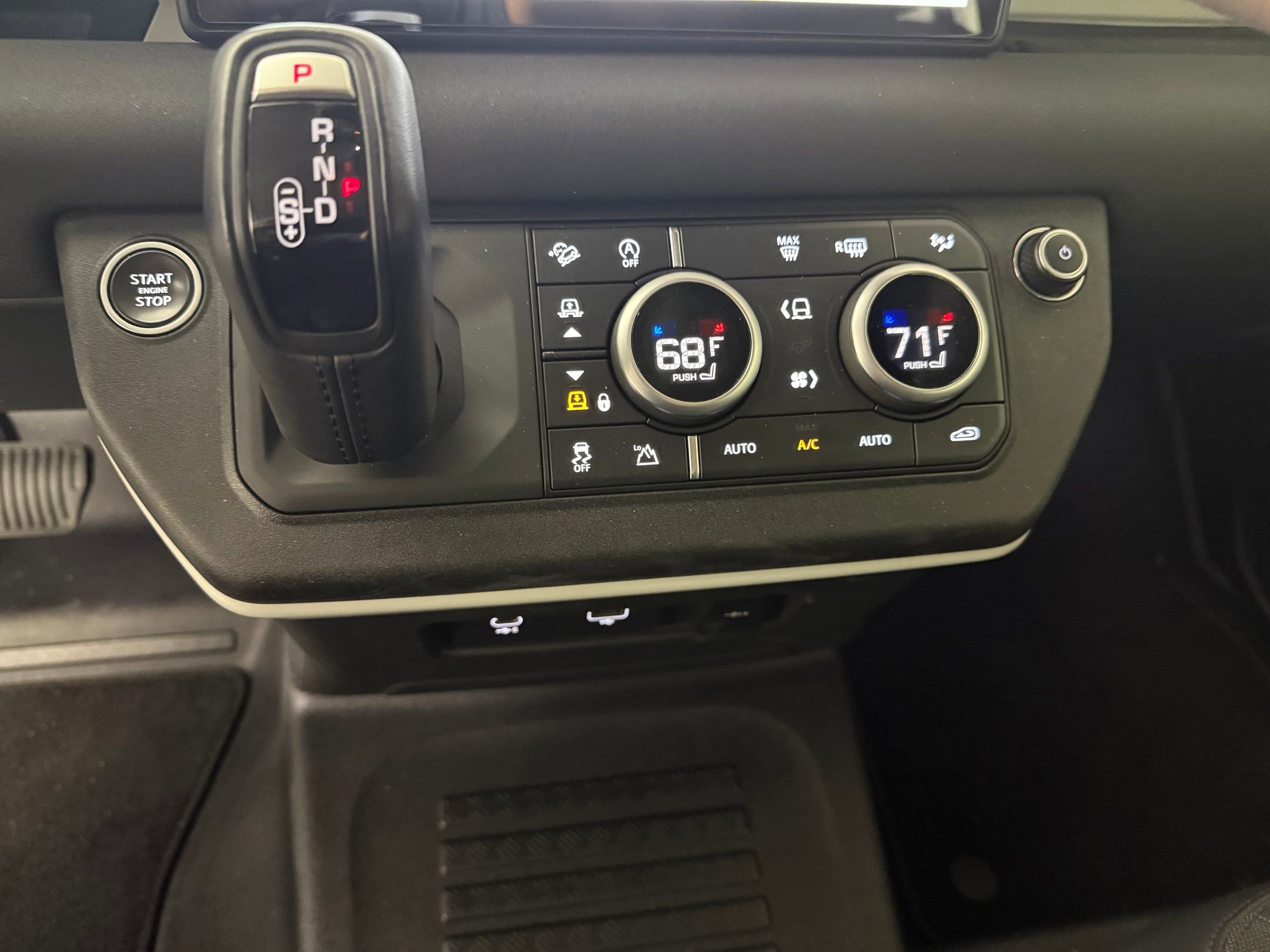 Certified 2021 Land Rover Defender 90 First Edition image 16