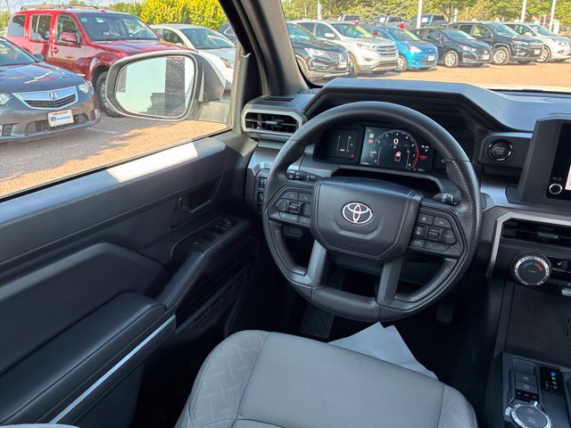 Used 2024 Toyota Tacoma SR5 AWD/4WD image 21