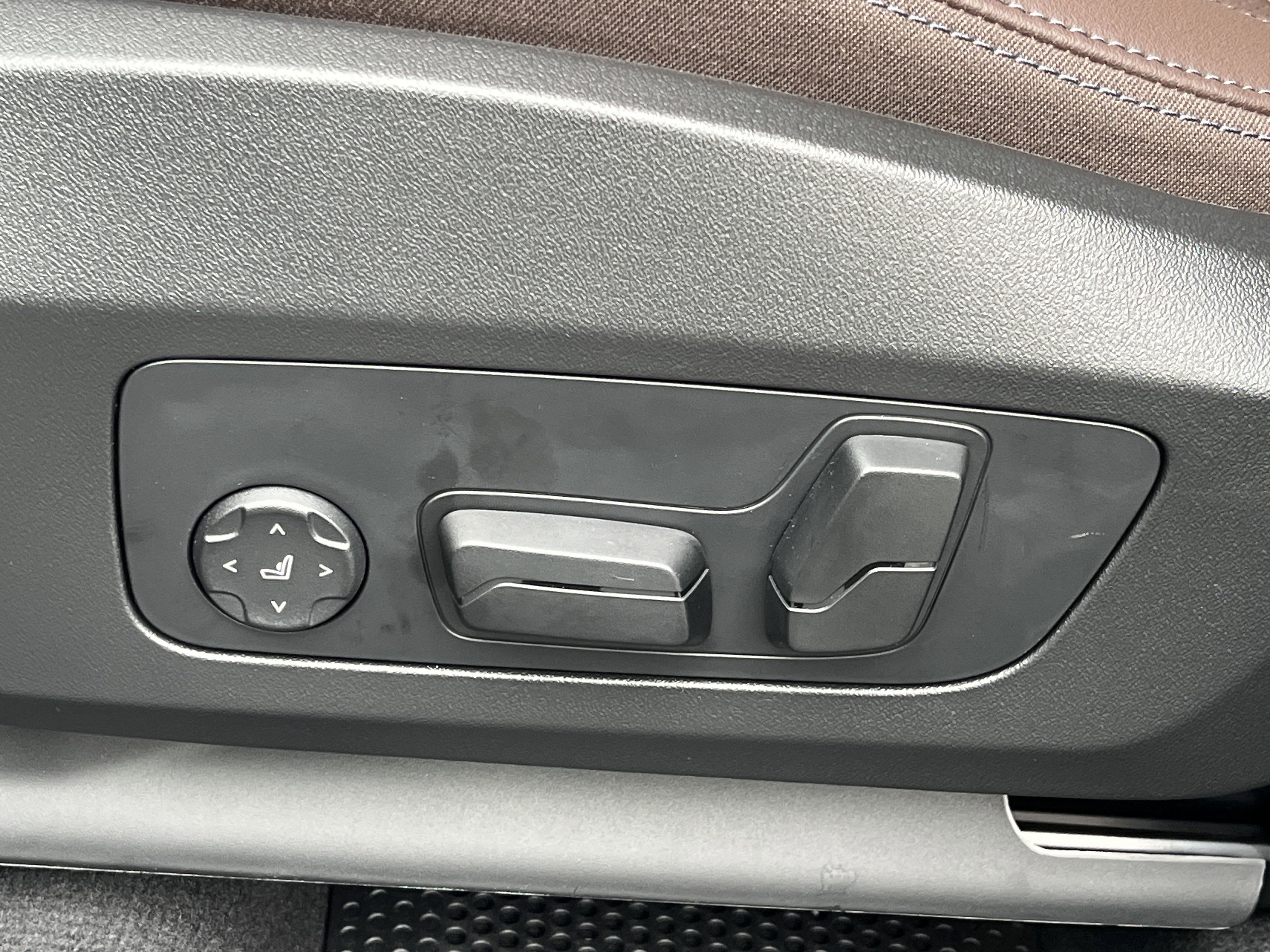 New 2025 BMW X1 xDrive28i w/ Technology Package image 21