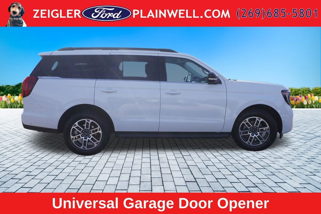 Used 2025 Ford Expedition Active AWD/4WD image 6