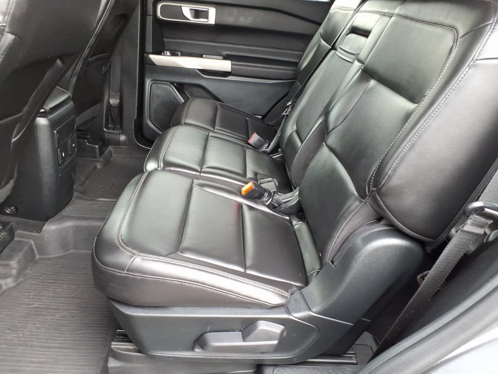 Certified 2023 Ford Explorer XLT w/ Equipment Group 202A AWD/4WD image 12