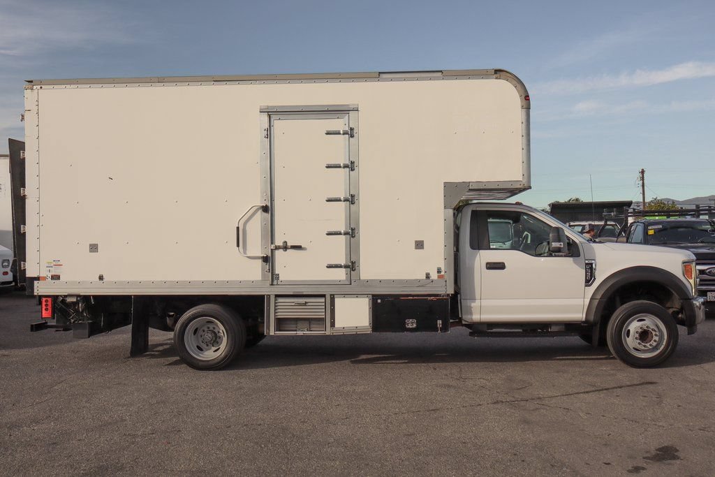 Used 2017 Ford F550 2WD Regular Cab Super Duty image 15