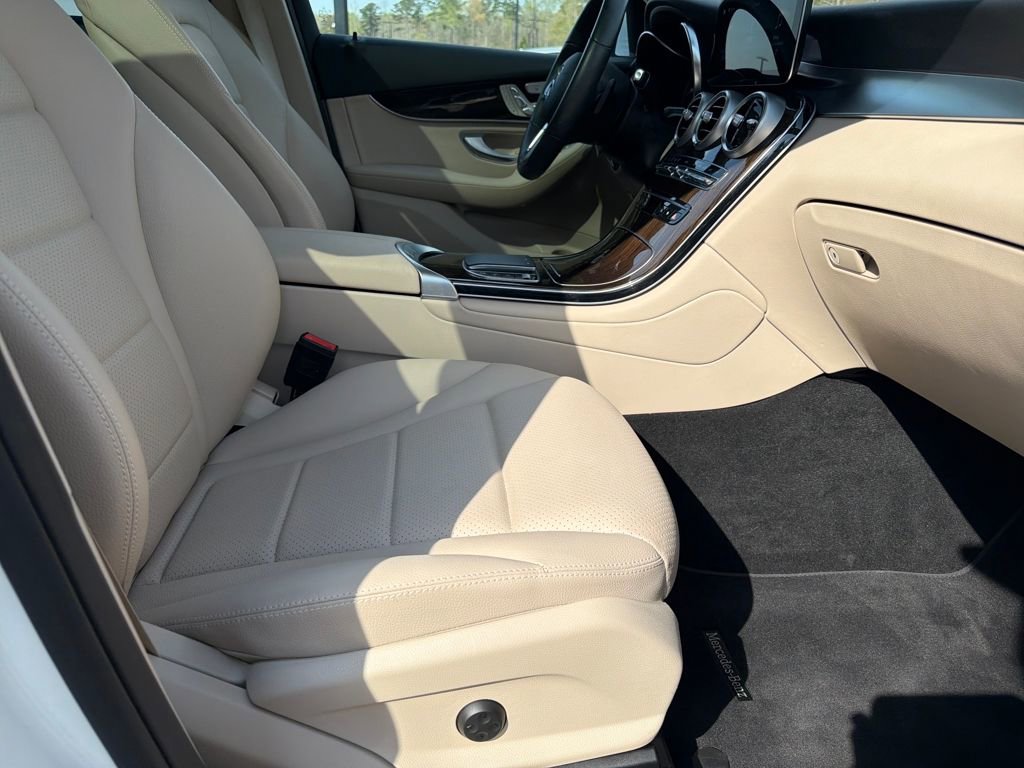 Certified 2022 Mercedes-Benz GLC 300 image 37