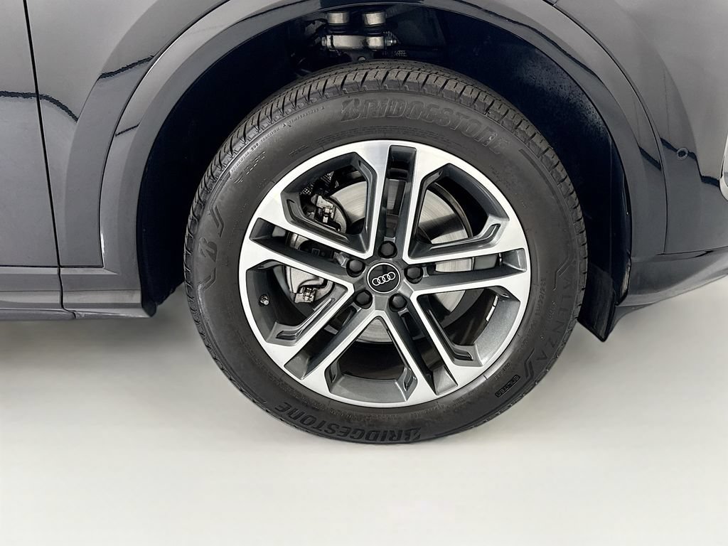 Used 2025 Audi Q5 Premium w/ Convenience Package AWD/4WD image 33