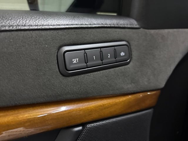 Used 2019 Cadillac Escalade Premium Luxury AWD/4WD image 39