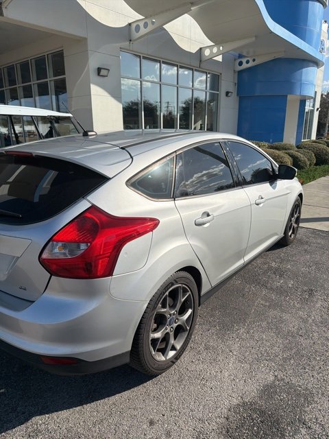 Used 2014 Ford Focus SE w/ Equipment Group 201A image 2