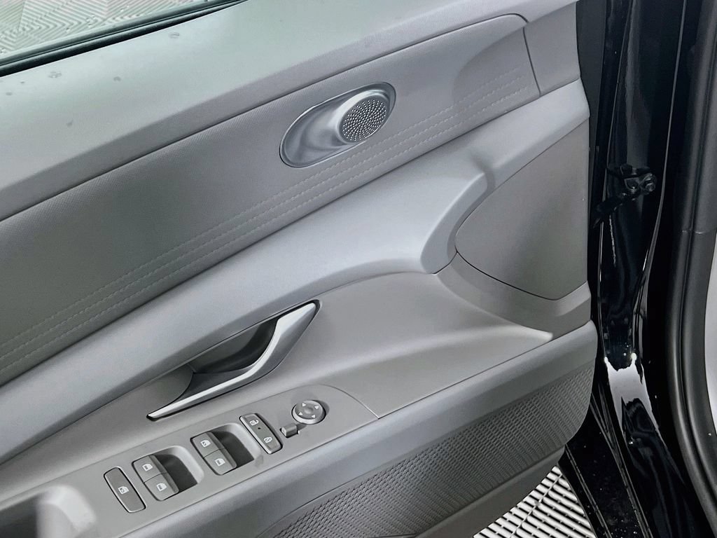 New 2026 Hyundai Elantra Hybrid FWD image 16