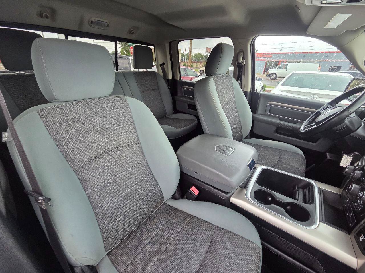 Used 2020 RAM 1500 Classic SLT w/ Luxury Group RWD image 19