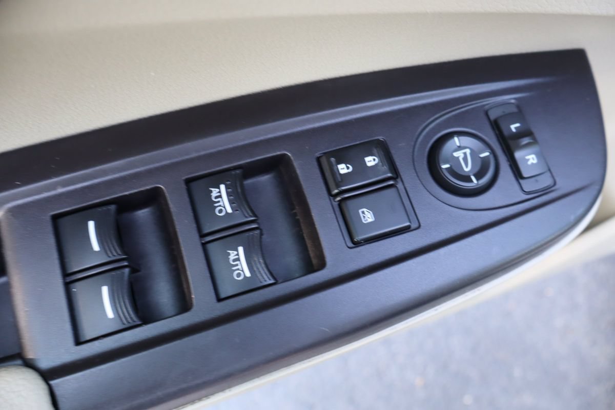 Used 2014 Acura RDX w/ Technology Package AWD/4WD image 27