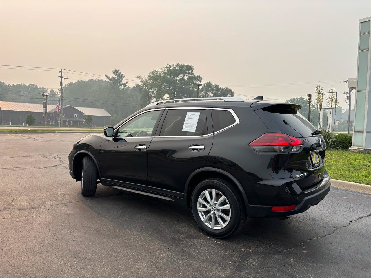 Used 2019 Nissan Rogue SV AWD/4WD image 5