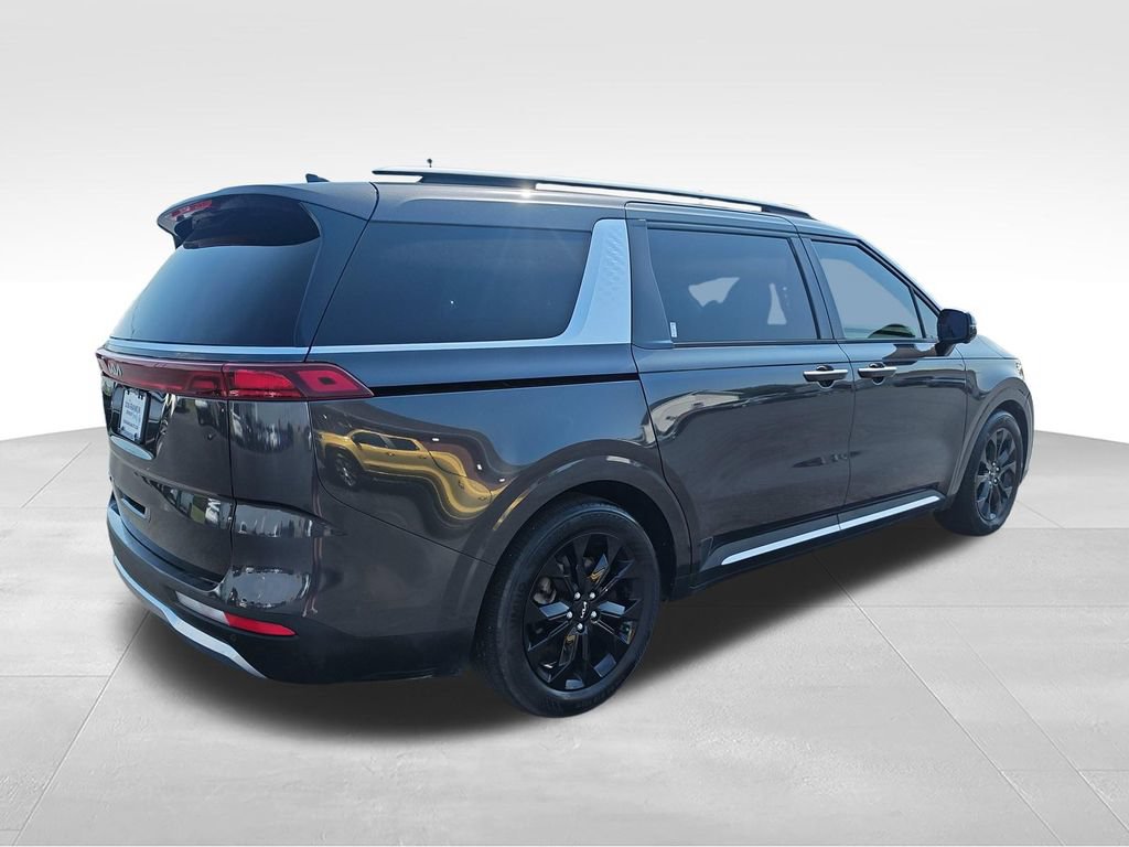 Used 2022 Kia Carnival SX FWD image 3