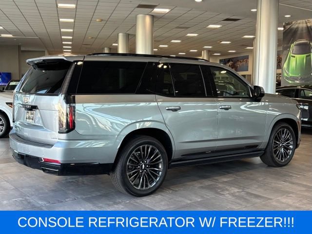 Used 2025 Cadillac Escalade Sport Platinum AWD/4WD image 4