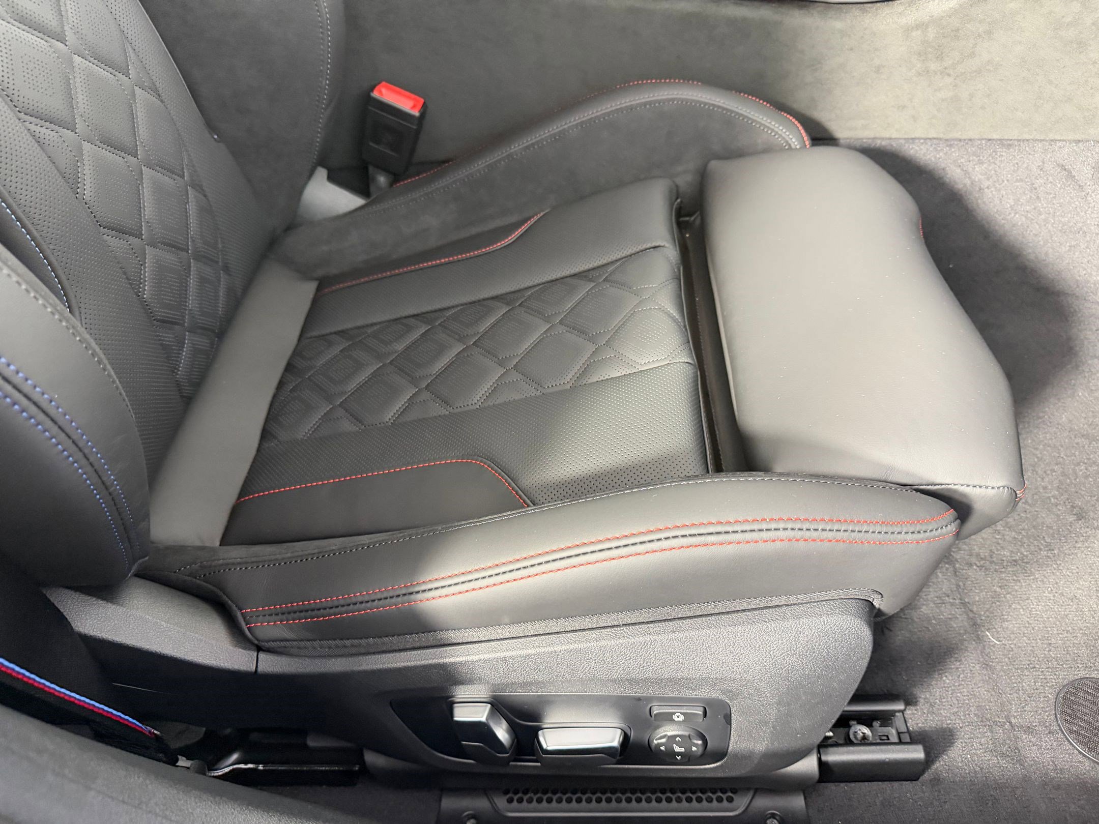 New 2026 BMW M850i xDrive image 35