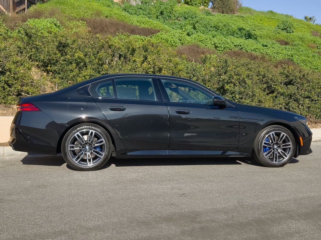 New 2026 BMW 530i xDrive w/ M Sport Package image 4