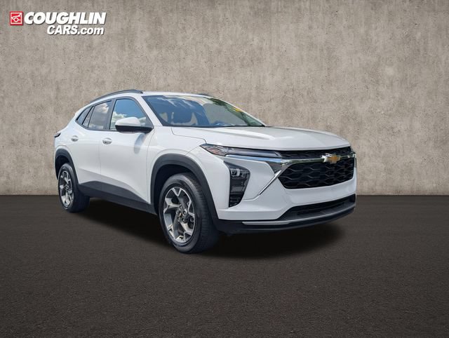 Used 2025 Chevrolet Trax LT w/ LT Convenience Package FWD image 1
