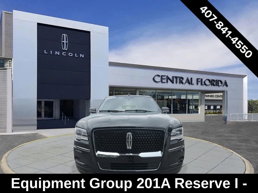 Used 2024 Lincoln Navigator Reserve image 2