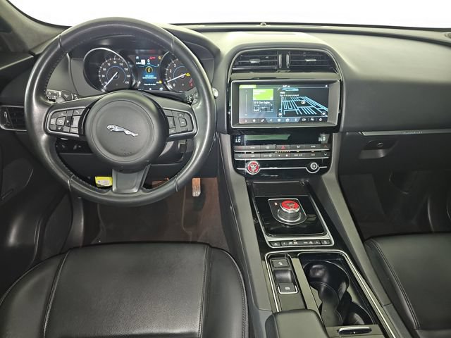 Used 2020 Jaguar F-PACE Premium AWD/4WD image 10