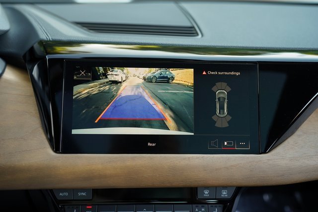 Used 2022 Audi e-tron GT Premium Plus image 31