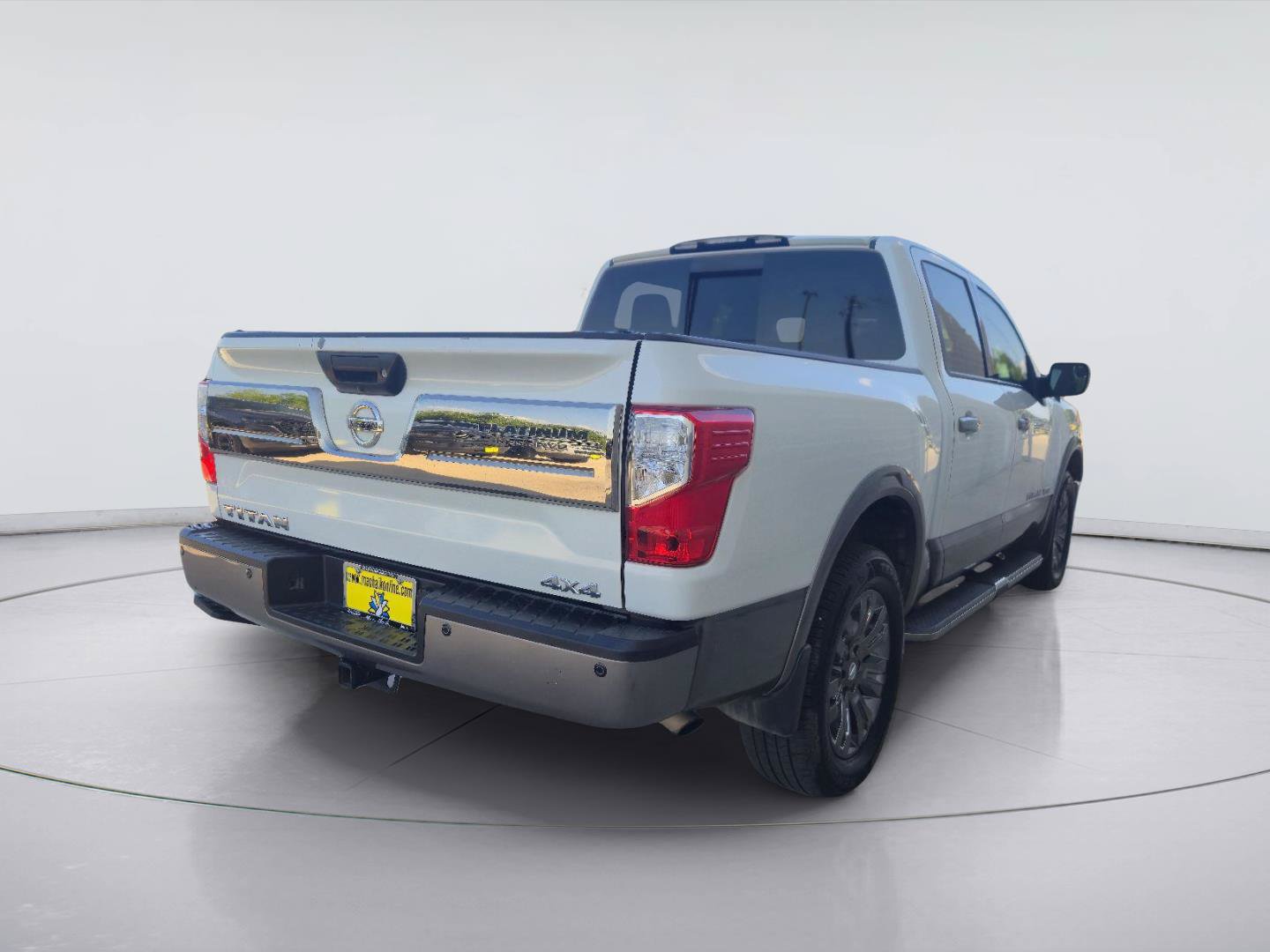 Used 2018 Nissan Titan Platinum Reserve w/ Platinum Utility Package AWD/4WD image 5