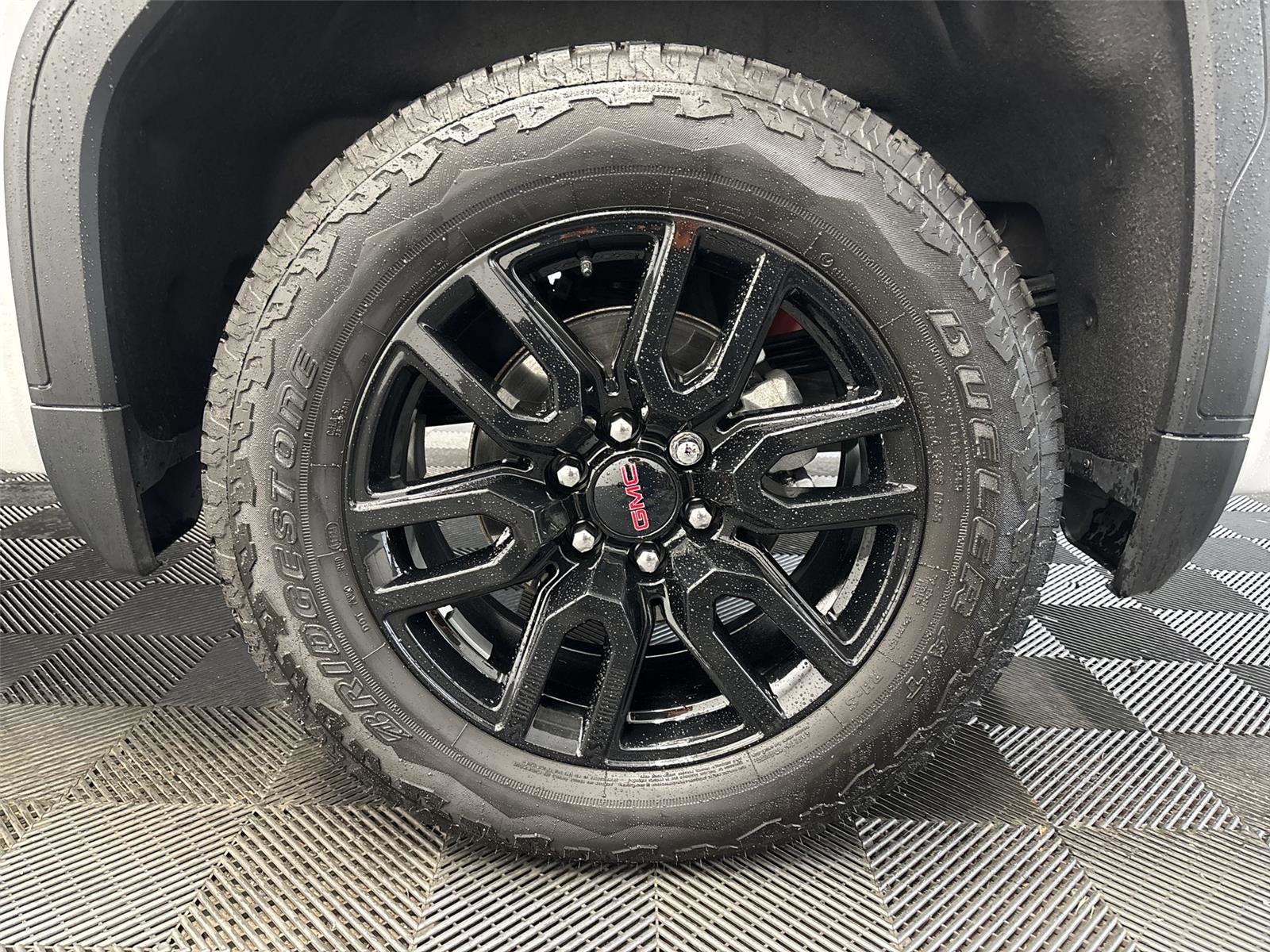 Used 2025 GMC Sierra 1500 Elevation w/ Preferred Package image 15