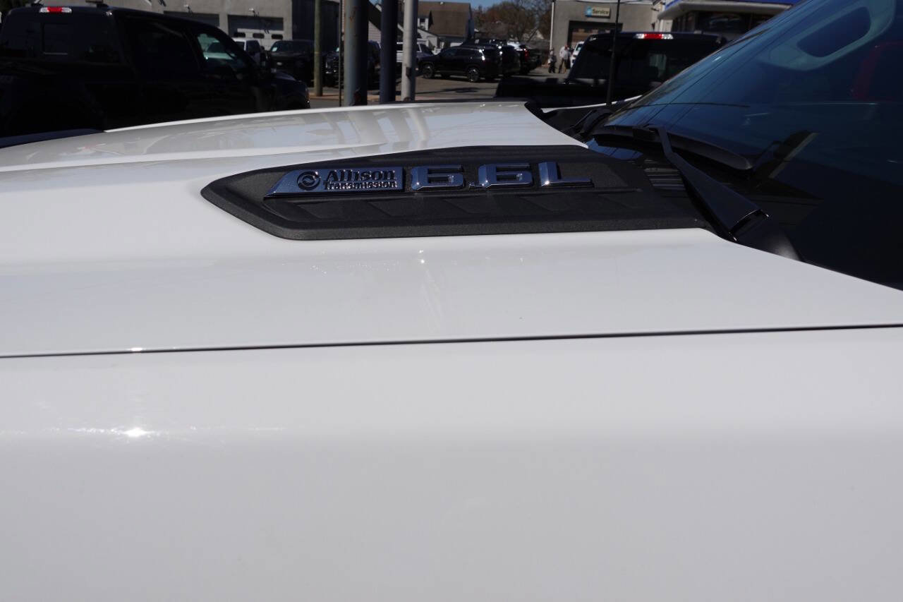 Used 2025 Chevrolet Silverado 2500 W/T AWD/4WD image 9