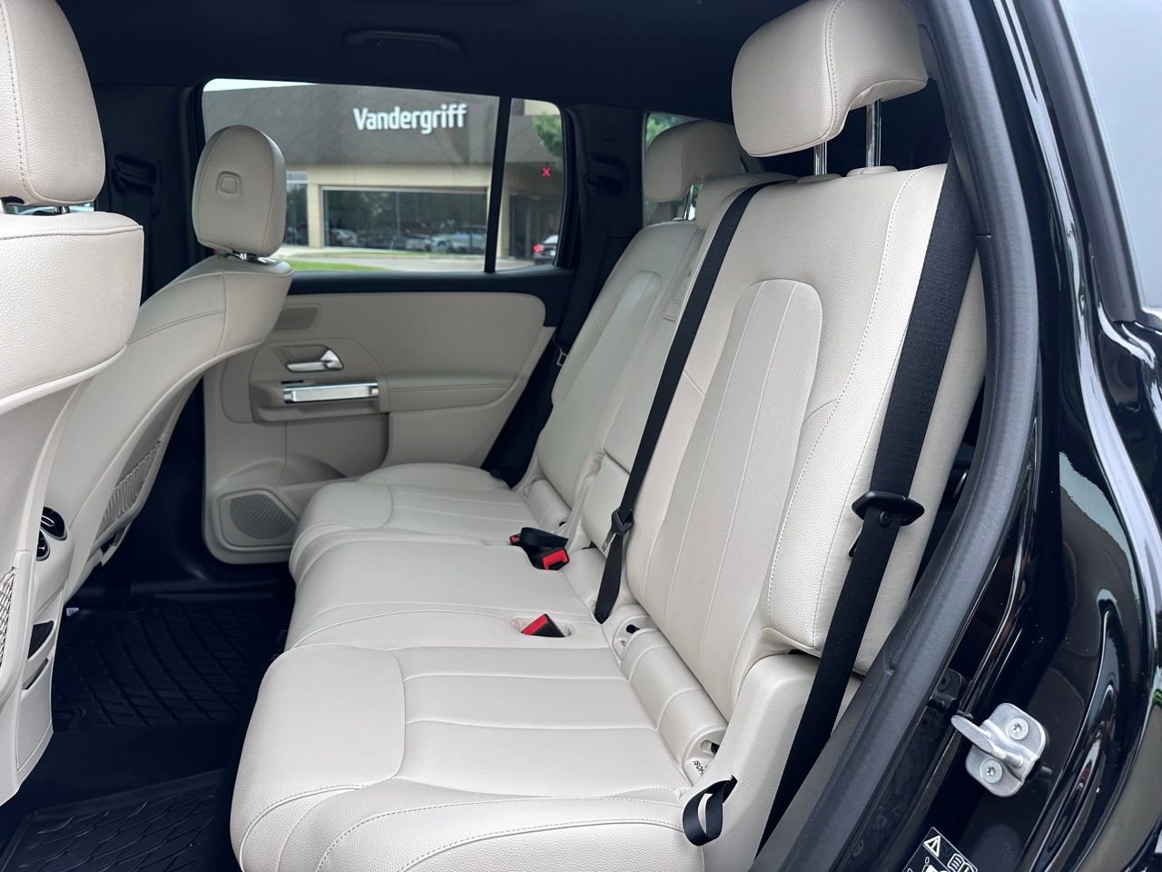 Used 2025 Mercedes-Benz EQB 250+ image 17