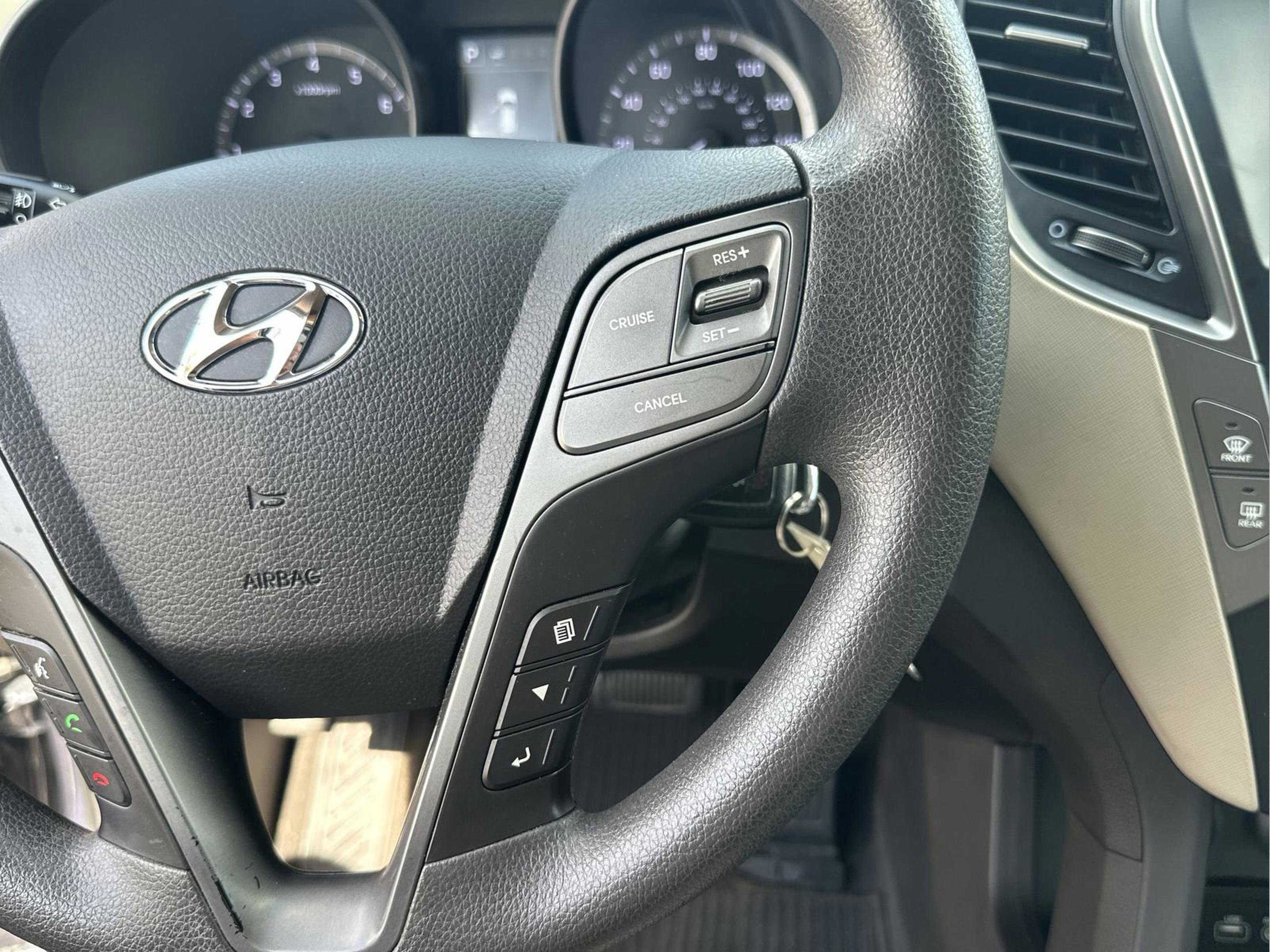 Used 2017 Hyundai Santa Fe Sport image 32