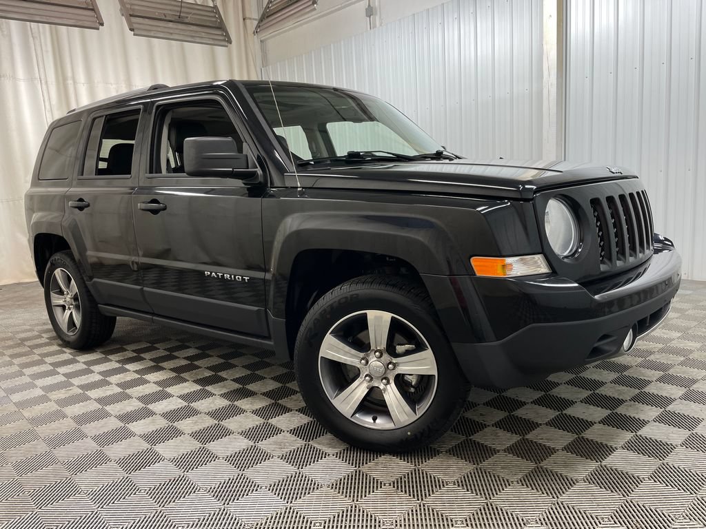 Used 2017 Jeep Patriot High Altitude AWD/4WD image 41