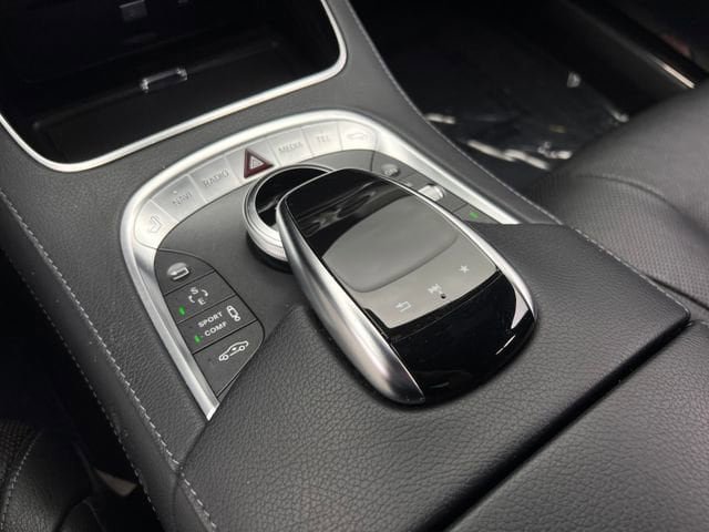 Used 2017 Mercedes-Benz S 550 Sedan image 32
