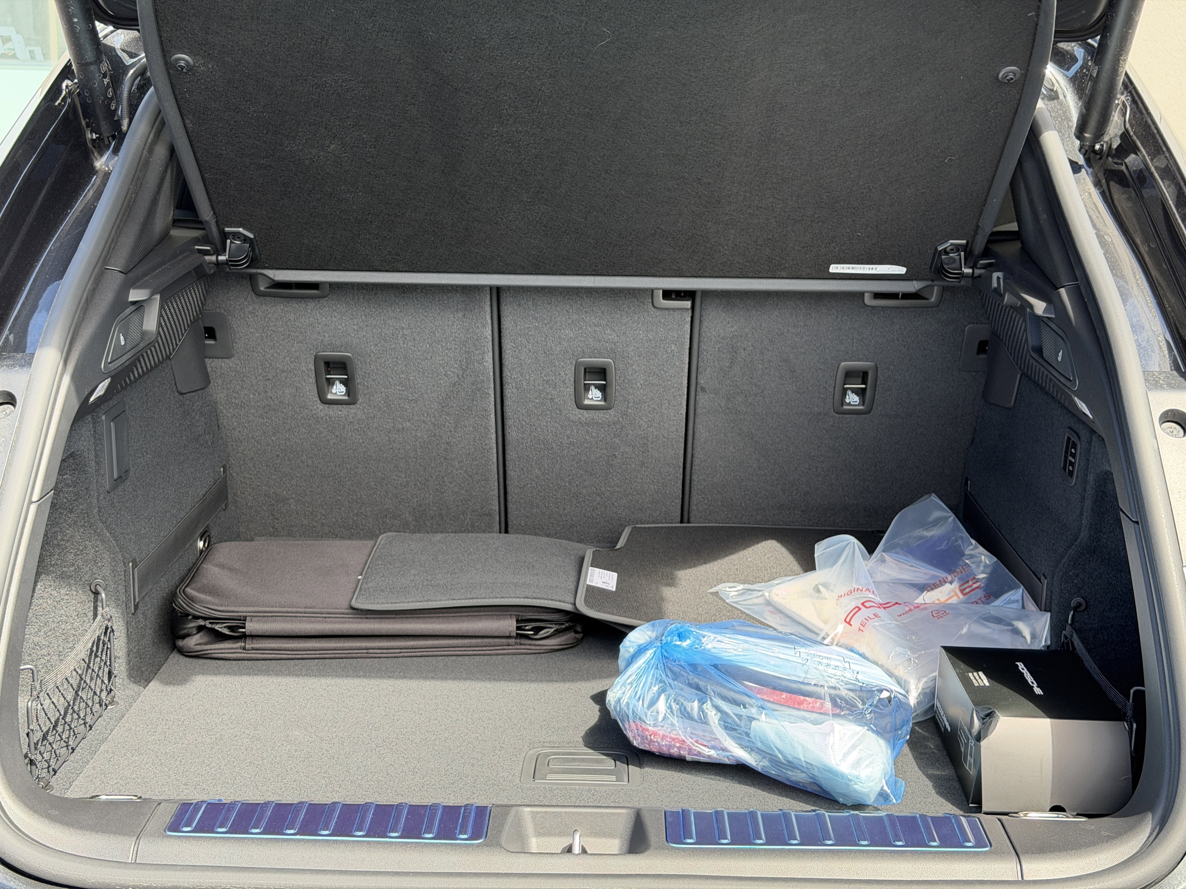 New 2026 Porsche Macan 4S Electric image 12