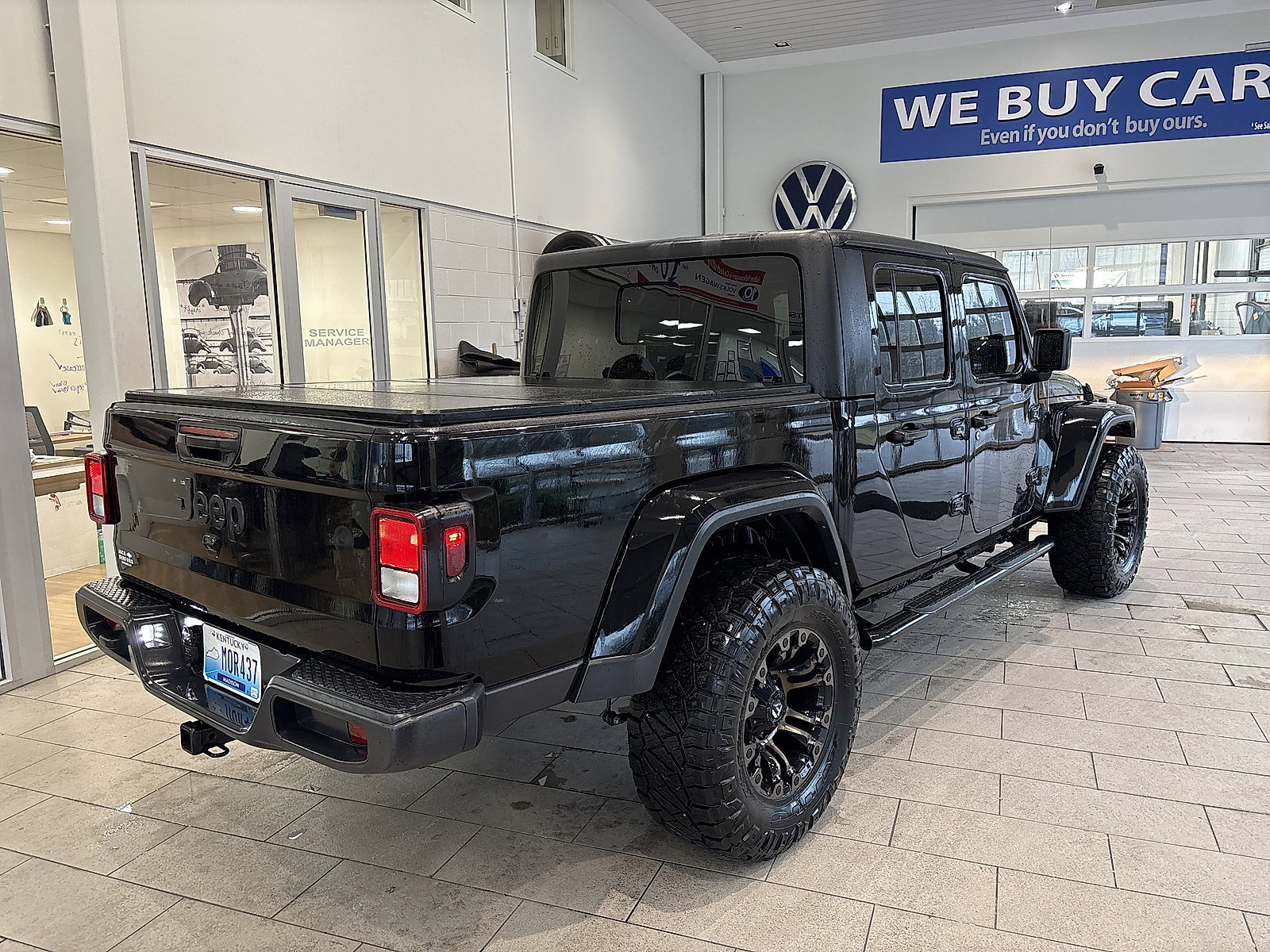 Used 2023 Jeep Gladiator Sport AWD/4WD image 4