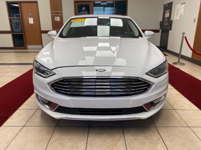 Used 2017 Ford Fusion Energi SE image 2