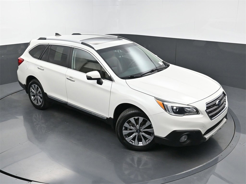 Used 2017 Subaru Outback 2.5i Touring image 32
