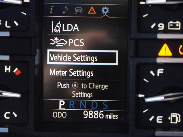 Used 2021 Toyota Tundra SR5 w/ SR5 Upgrade Package AWD/4WD image 4
