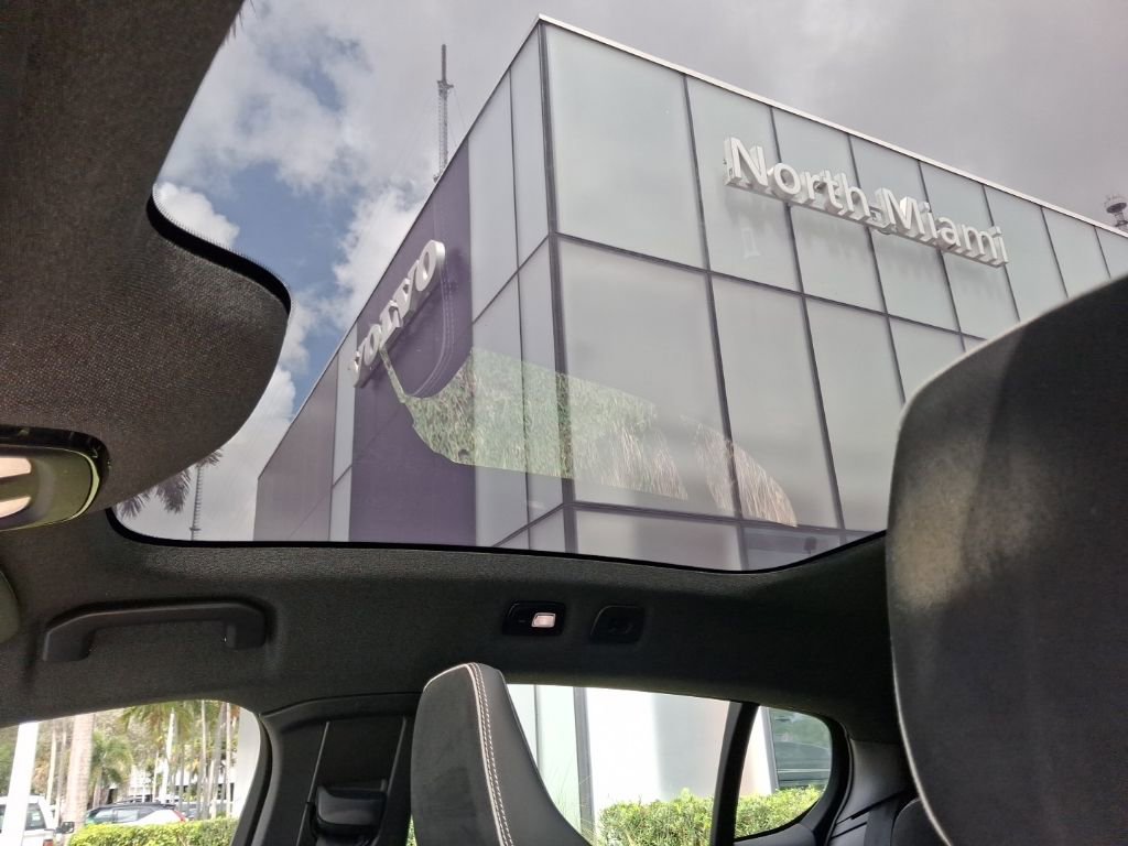 Used 2023 Volvo C40 P8 Recharge Plus image 6